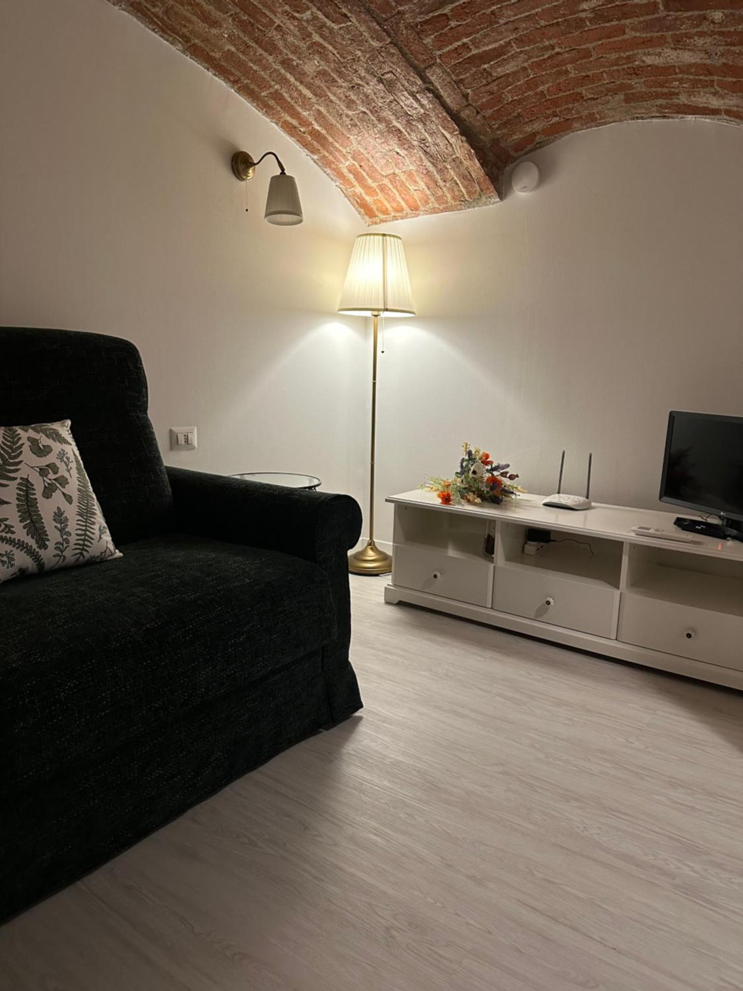 Flowers, A Cozy Suite In Milan Bagian luar foto