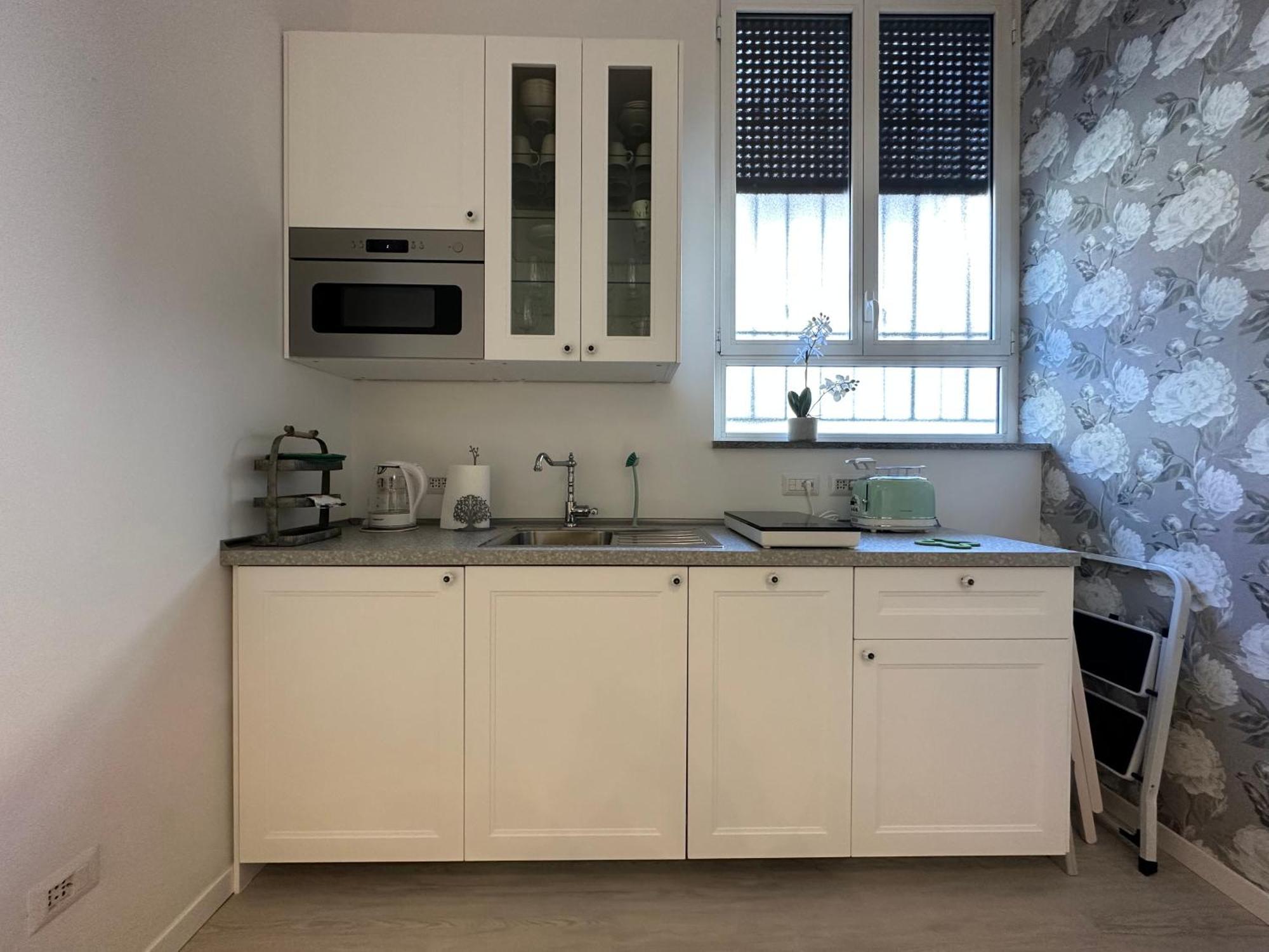 Flowers, A Cozy Suite In Milan Bagian luar foto