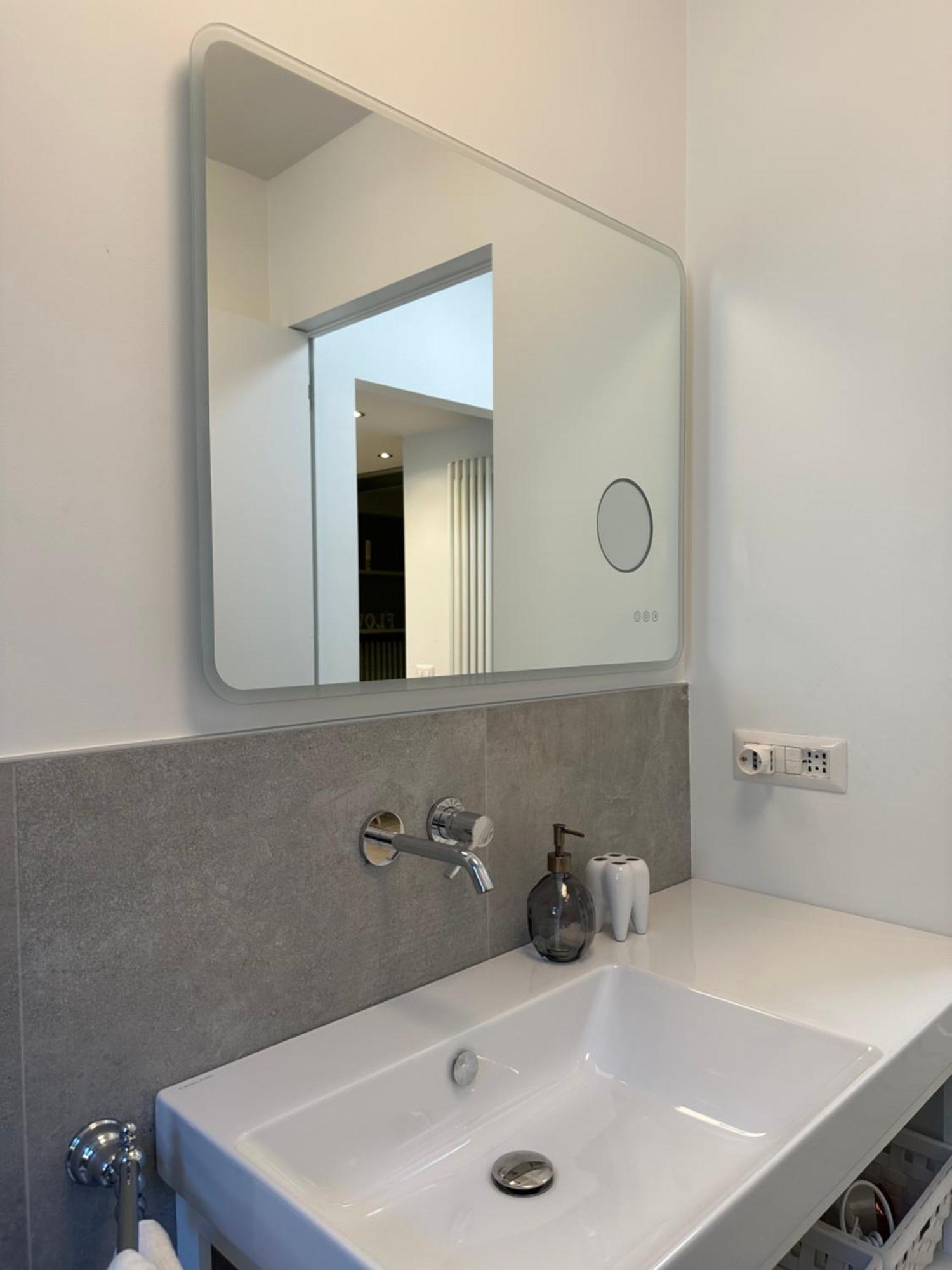 Flowers, A Cozy Suite In Milan Bagian luar foto
