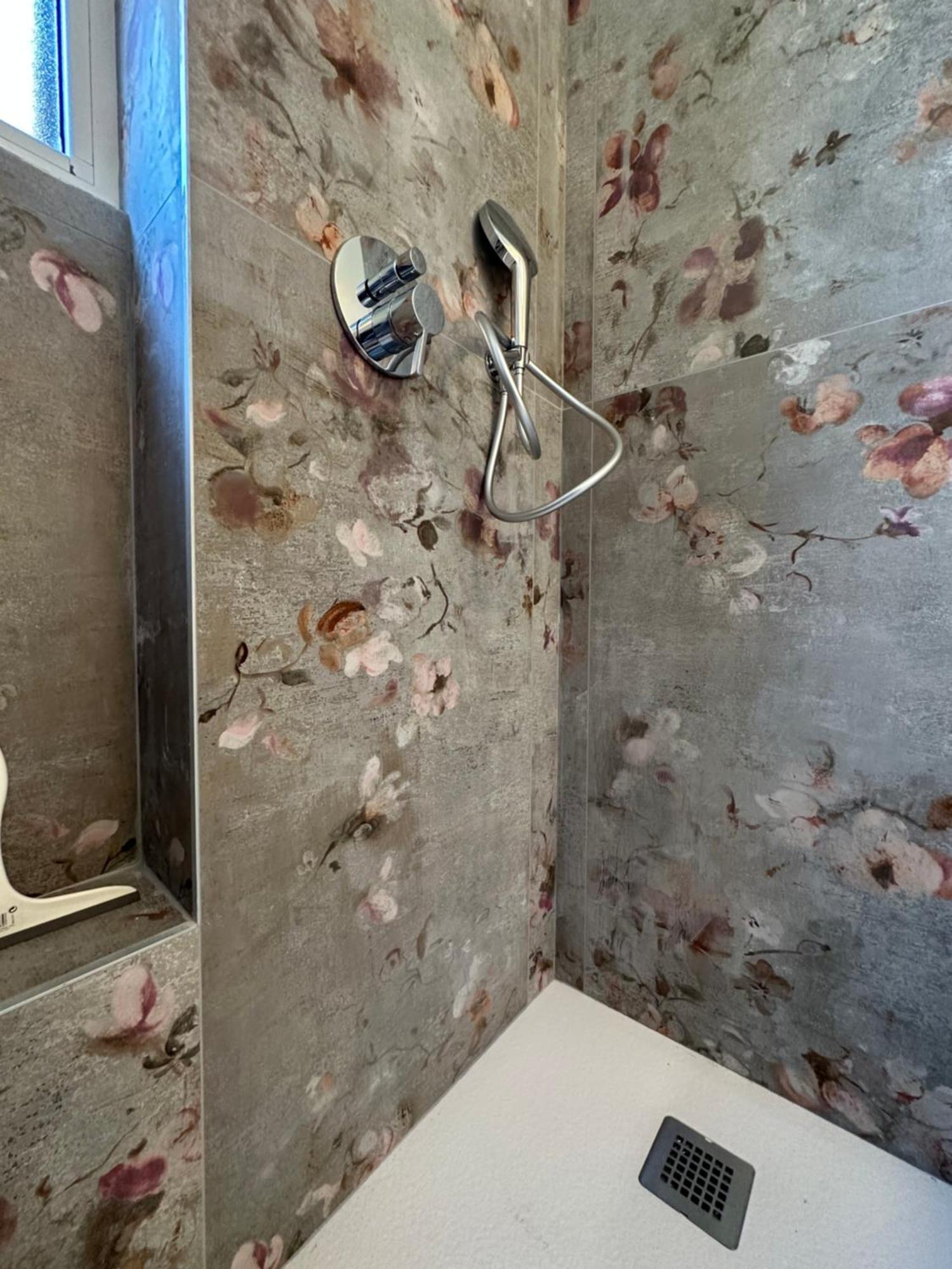 Flowers, A Cozy Suite In Milan Bagian luar foto